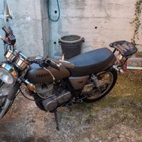 Yamaha SR400 - moto custom