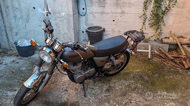 Yamaha SR400 - moto custom