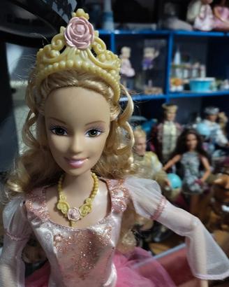 Barbie carillon, interattiva e bambola 