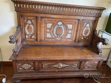 Cassapanca in legno con schienale