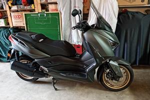 Yamaha x-max 300 tech max 2021