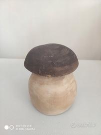 fungo di legno intagliato 