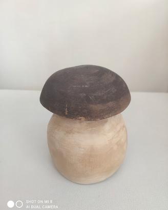 fungo di legno intagliato 