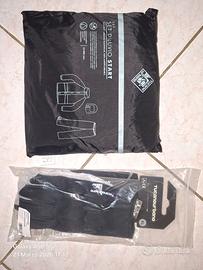 Set antipioggia e guanti