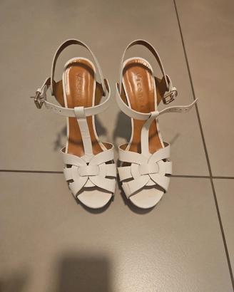 sandali estivi bianchi in cuoio