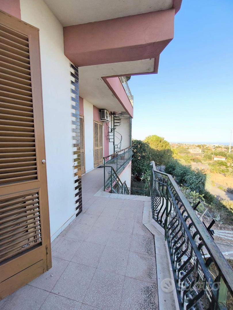 Villa bifamiliare con terreno zona apollo 13 - Vista 4