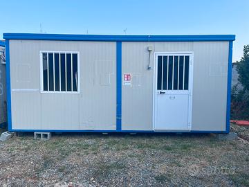 Container in blocco