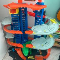 Pista  hot wheels macchinine