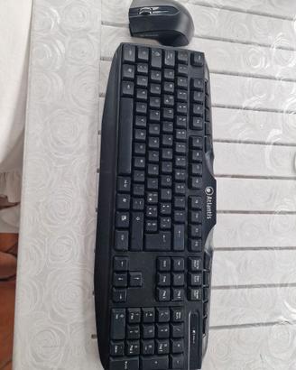 Tastiera e mouse wireless