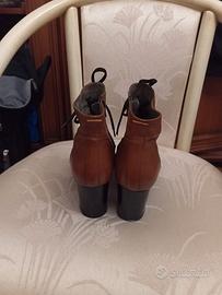 stivaletto color cuoio numero 38