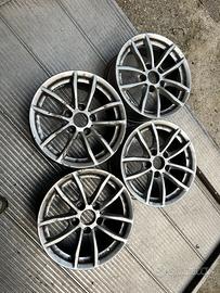 cerchi in lega da 16 per BMW