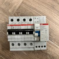 Interruttore magnetotermico ABB S254 C16 + DDA 64