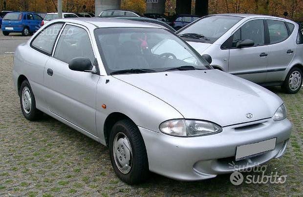 Parabrezza Hyundai Accent da 1994 a 2000