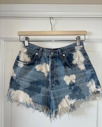Shorts in denim