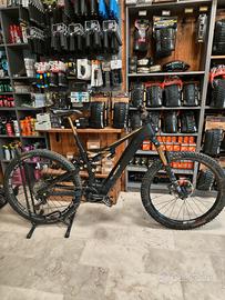 Whistle B-Rush 12.5 Large Carbon Bosch CX5 800wh