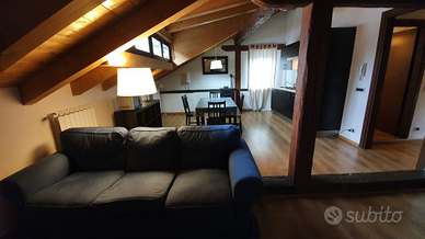 Mansarda arredata centralissima, periodi lunghi