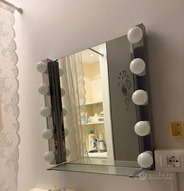 Specchio con faretti a led