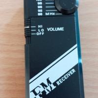 piccolissima radio vintage funzionante 