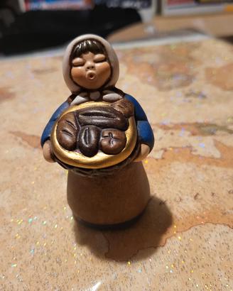thun donna con pane blu presepe classico fp
