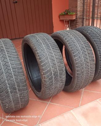Pneumatici invernali Vredestein 225/45
Imola (BO)