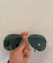 Occhiali da sole Ray-Ban a goccia argentate