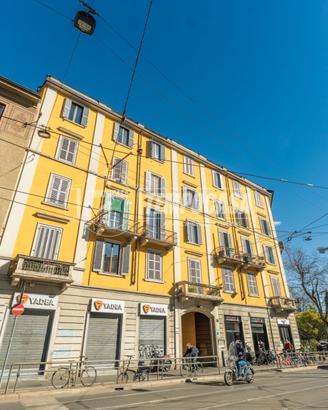 LUMINOSISSIMO TRILOCALE DA RISTRUTTARE!!!