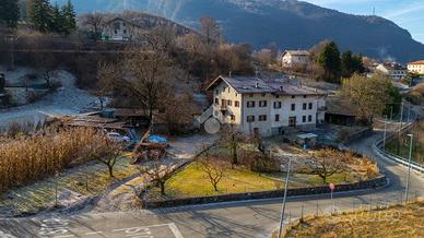 CASA SEMINDIPENDENTE A DRENA