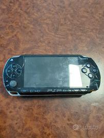 PlayStation psp senza batteria senza alimentatore