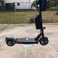 Monopattino elettrico joyor funzionante