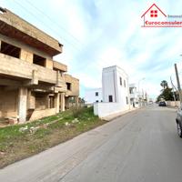 Abitazione allo stato rustico con giardino