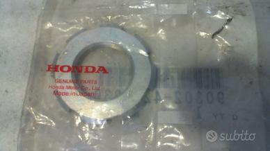 GHIERA FILETTATA SUPERIORE STERZO VT CB HONDA 9030