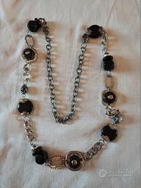 Collana lunga metallo argentato e pietre nere