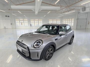 MINI COOPER CLASSIC AUTO 5 PORTE BERLINA