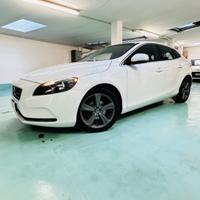 Volvo V40 D2 1.6 diesel (anche per neopatentati)