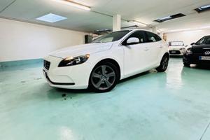 Volvo V40 D2 1.6 diesel (anche per neopatentati)