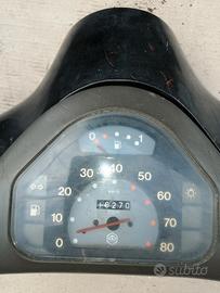 Contachilometri  vespa 50 hp 


