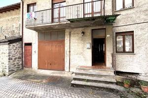 Casa indipendente di 160 m² con 4 locali e box aut