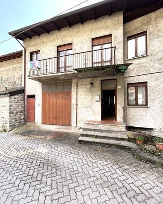 Casa indipendente di 160 m² con 4 locali e box aut