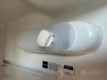 Frigorifero indesit.