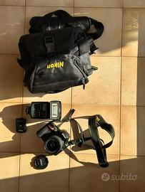 Nikon D3500 DSLR con Flash + Accessori | ComeNouva