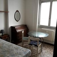 Ampia camera singola in zona servitissima