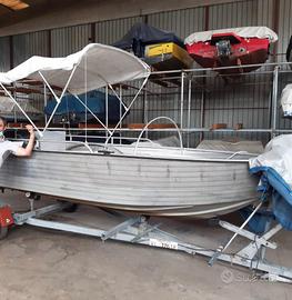 Barca motore fiume Ticino