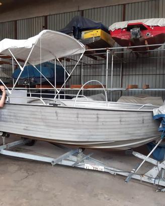 Barca motore fiume Ticino