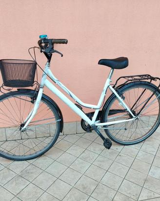 Bicicletta da 26 bianca e nera con cesto meccanica