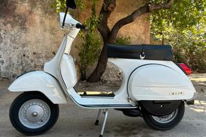 Vespa P200E