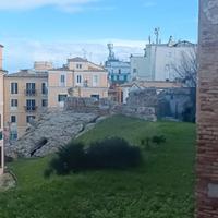 BILOCALE IN CENTO -Tempietti Romani-