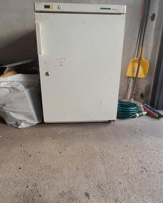 Frigorifero medie dimensioni