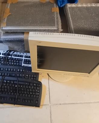schermi PC e tastiere