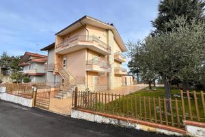 CASA SEMINDIPENDENTE A SAN NICOLA MANFREDI