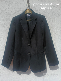 Completo cameriera da sala e reception